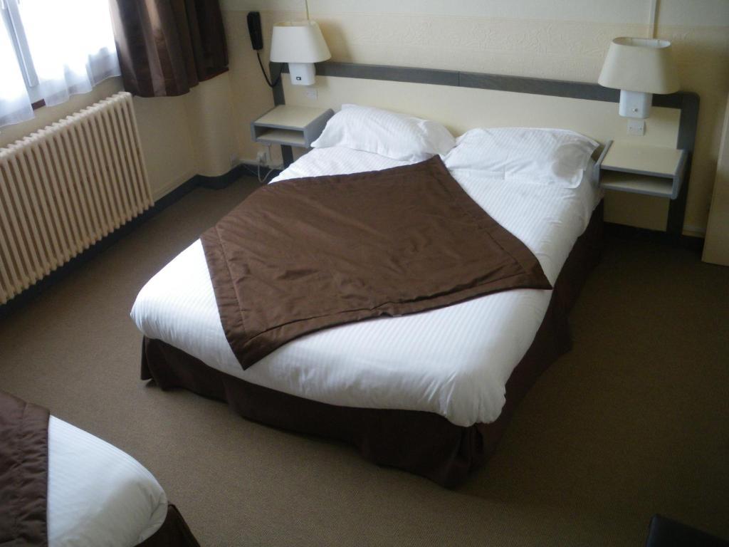 Hotel Continental Вьерзон Экстерьер фото
